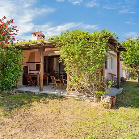 Trilocale Le Canne 4 Posti Letto Con Giardino E Posto Auto Privato