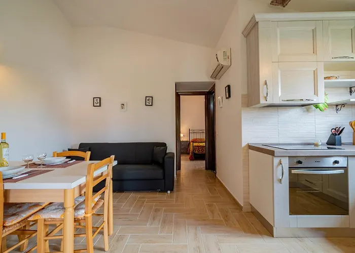 Trilocale Le Canne 4 Posti Letto Con Giardino E Posto Auto Privato San Teodoro (Sardinia)