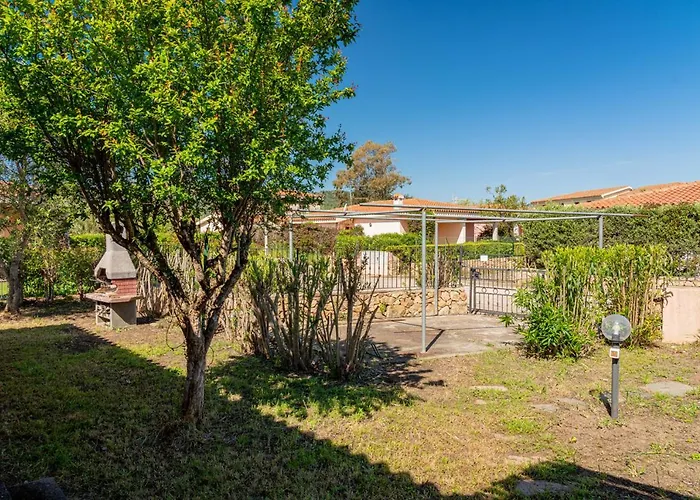 Trilocale Le Canne 4 Posti Letto Con Giardino E Posto Auto Privato